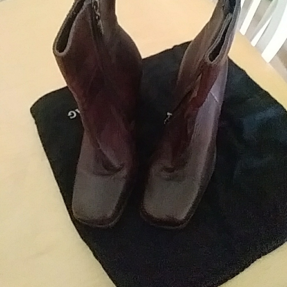 brown boots